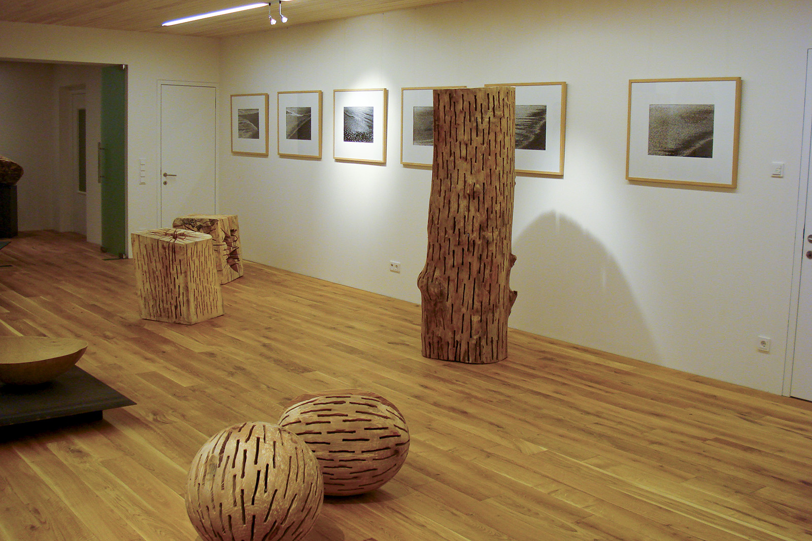 Ausstellung in der Poststelle Schwarzenberg von Karl-Anton Mathis und begleitenden Fotografien von René Dalpra